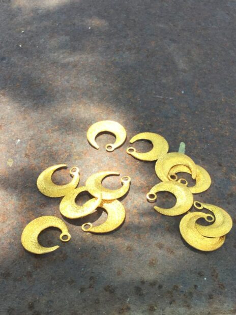 Vintage Brass Crescent Moon Charms - 48 Pieces - Image 2