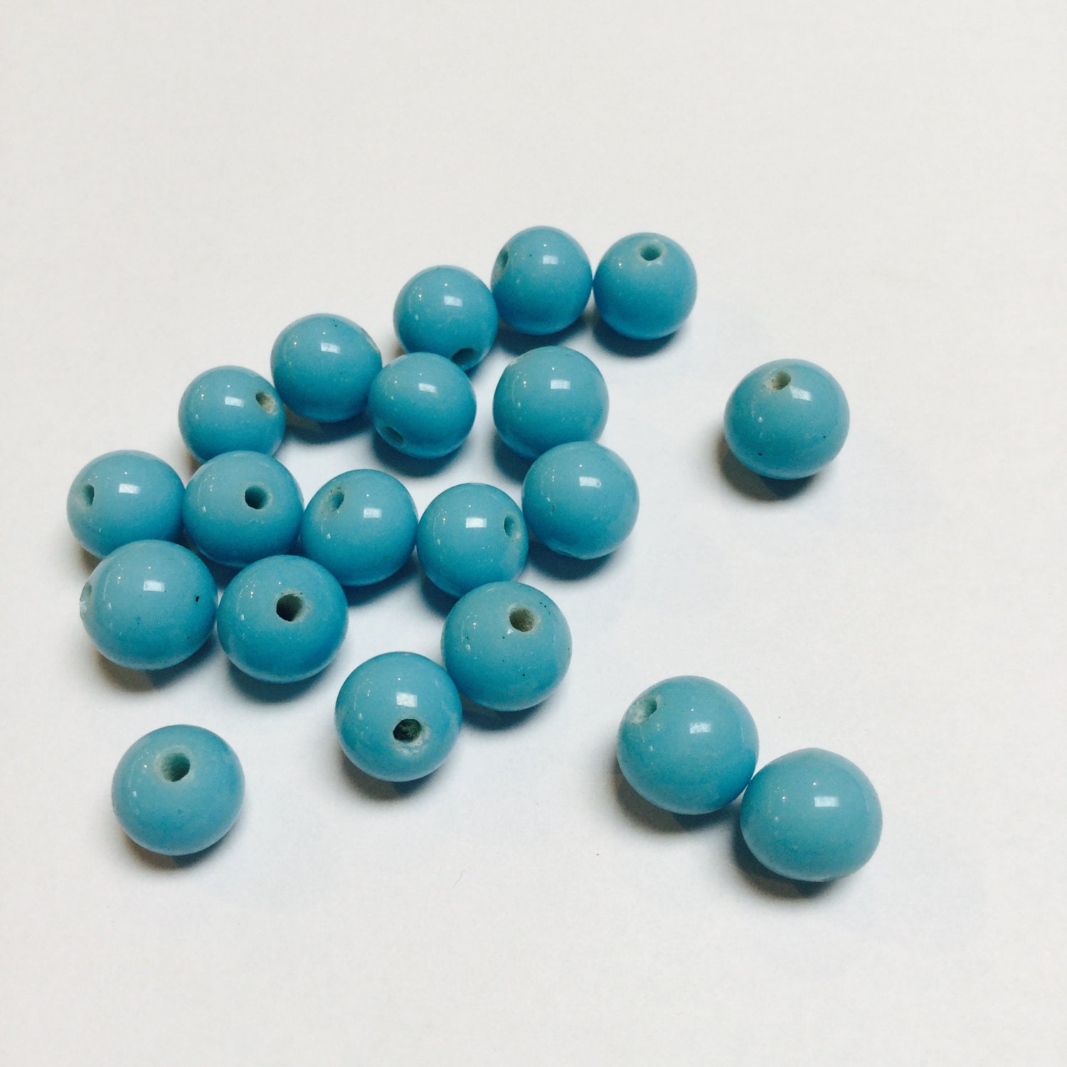 Vintage Japanese Glass Rounds in Sky Blue – 20 Pieces – BeadHoliday